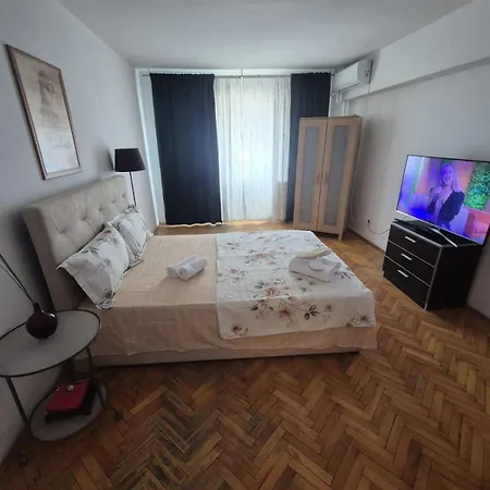 Splaiul Unirii 8 *